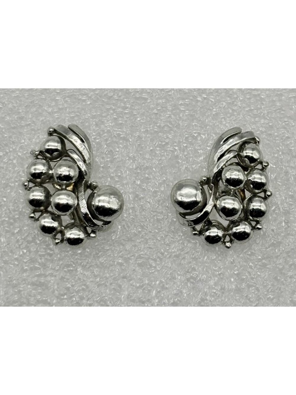 Vintage Coro Clip-On With Screw Adjustment Earrings Silver-Tone Spheres Clusters